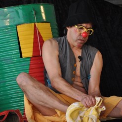 spectacle-clownesque-enfants-vendee-badolo